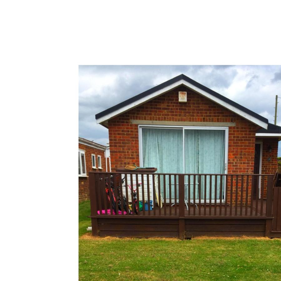 Leysdown-On-Sea Saddlebrook Holiday Park 3 Bedroom Brick Built Chalet Bungalow Exterior photo